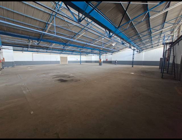 1,236M² WAREHOUSE TO LET IN BENROSE